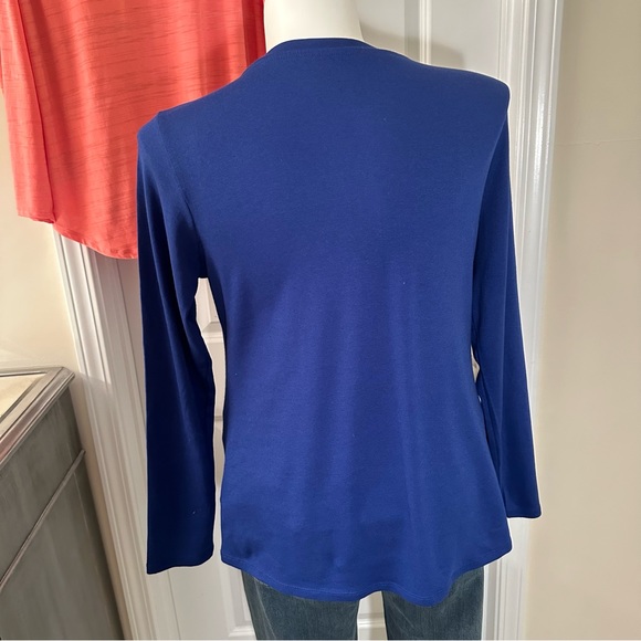 *Set of 2* Eddie Bauer long sleeve tops. Size XL long sleeve tops. - Picture 8 of 11
